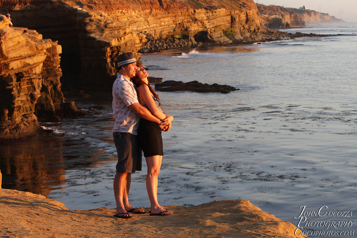 engagement photographer in sunset cliffs by john cocozza photography