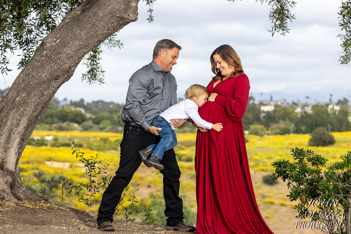 maternity pictures at balboa park by san diego photographer john cocozza photography