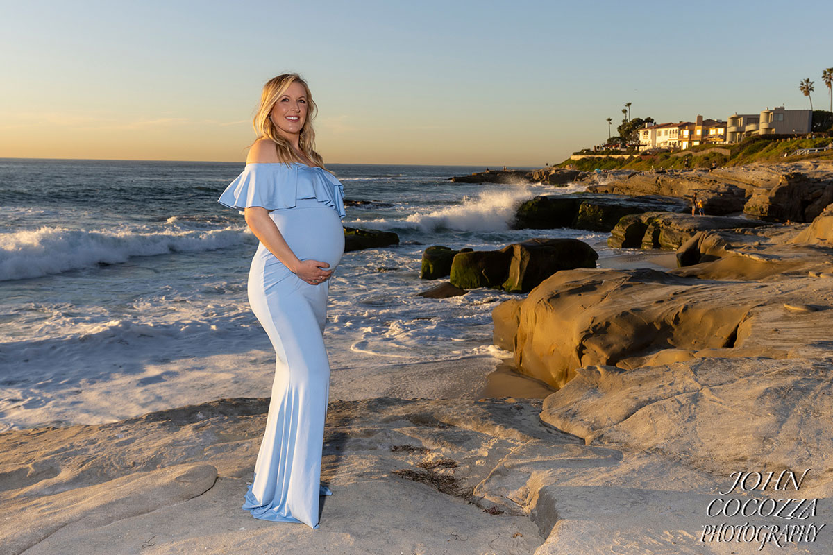 maternity pictures at windansea by la jolla photographer john cocozza photography