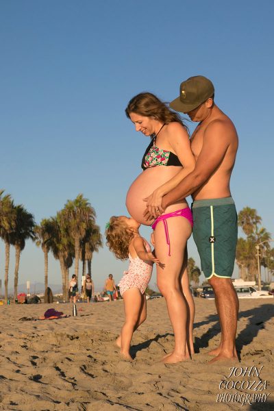 maternity pictures in ocean beach by san diego photographer john cocozza photography