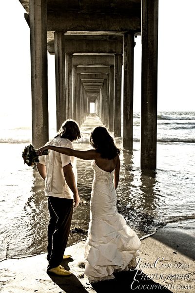 wedding pictures at scripps pier by la jolla photographer john cocozza photography