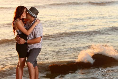 engagement photographer in sunset cliffs by john cocozza photography