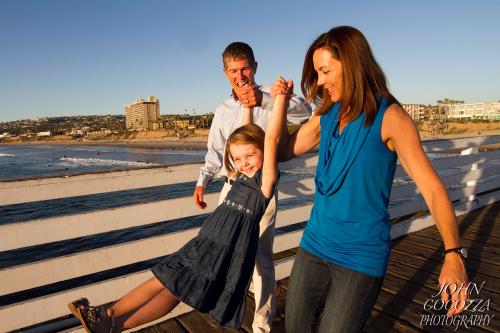 family pictures at crystal pier in pacific beach by john cocozza photography