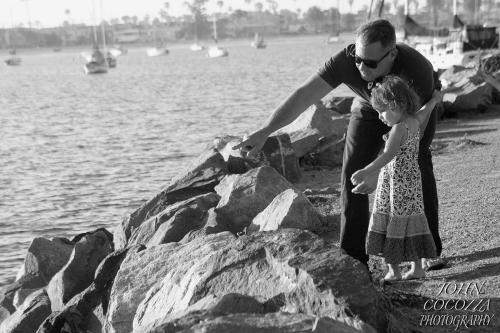 family pictures at mission beach in san diego by john cocozza photography