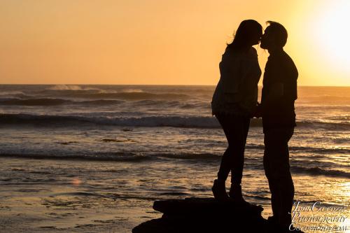 family photos at sunset cliffs in san diego by john cocozza photography