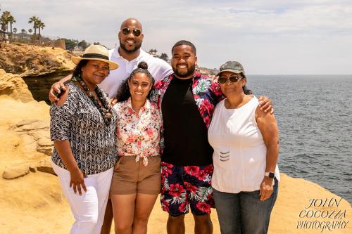 family photos at sunset cliffs in san diego by john cocozza photography
