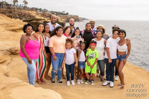 family photos at sunset cliffs in san diego by john cocozza photography