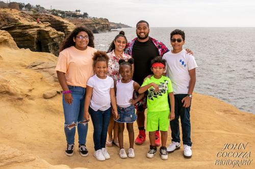 family photos at sunset cliffs in san diego by john cocozza photography